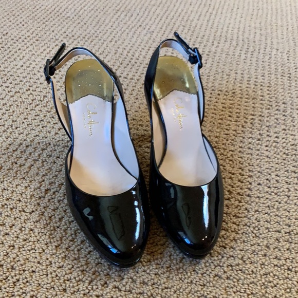 Round toe black patent heel - Picture 2 of 8